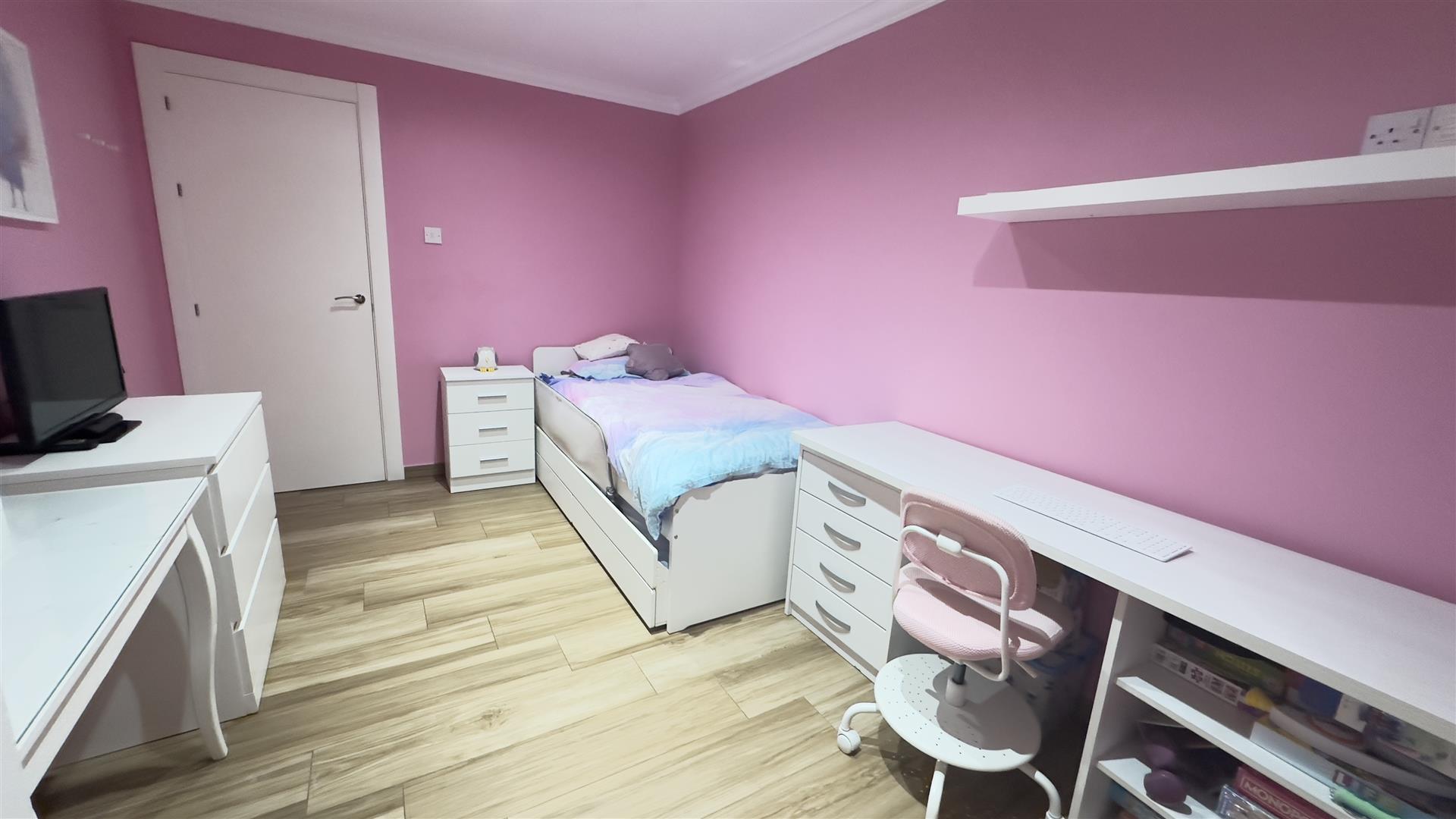 Image of Apartment - 3 Bedrooms - 1 Bathrooms for Sale in Waterport Terraces-Gibraltar, Image 11